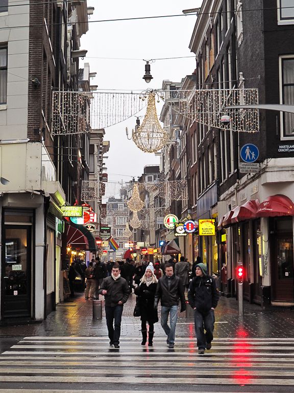 Shopping district at Martelaarsgracht